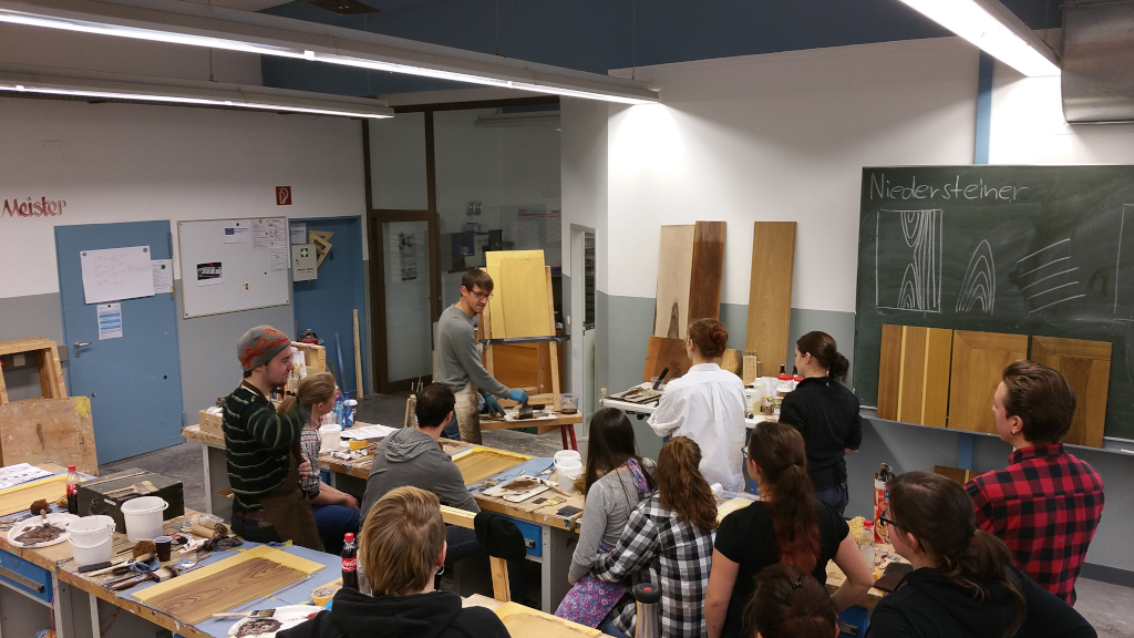Überbetriebliche Ausbildung Fassmalerei, Maserieren und Holzmalerei